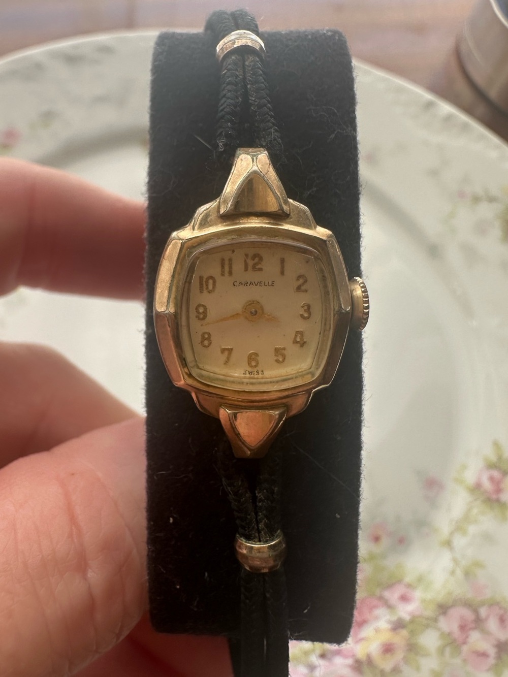 Vintage 1973 Caravelle by Bulova Women's Gold Tone Cocktail Watch N3